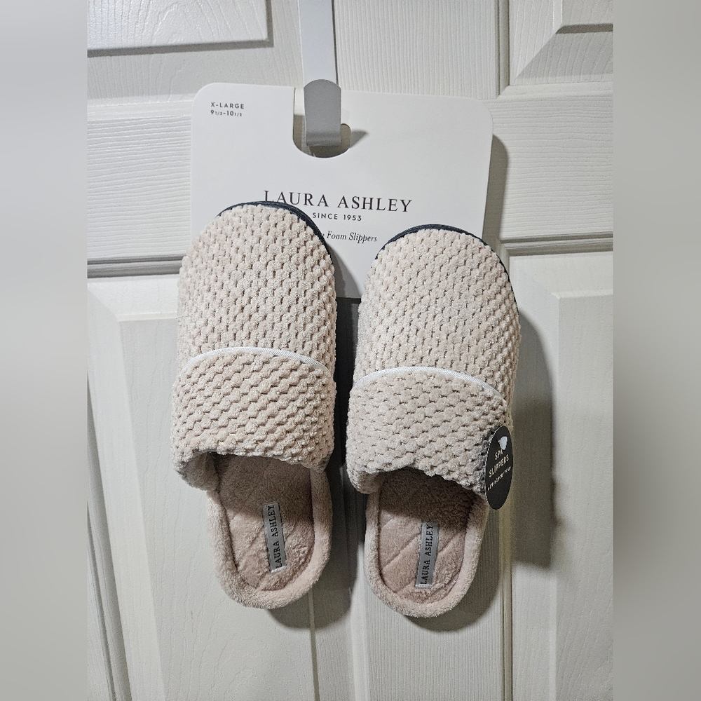 Laura Ashley Memory Foam Slippers - XL - Picture 6 of 8